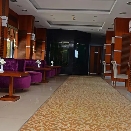 Otel Lara 3*