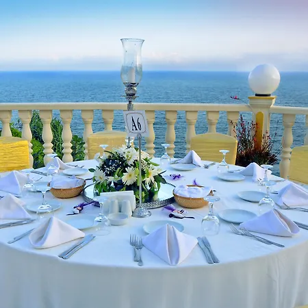 Otel Lara 3*